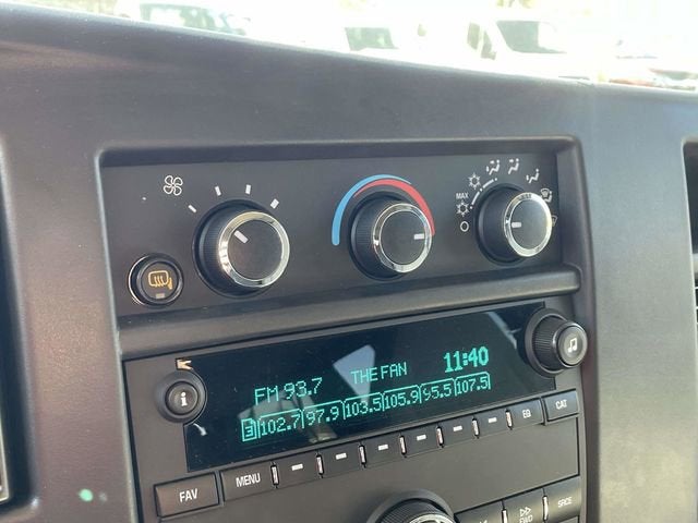 2025 Chevrolet Express Passenger 1LT