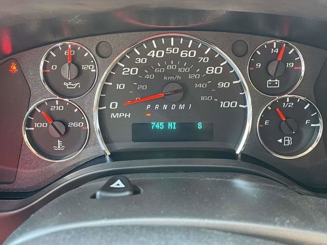 2025 Chevrolet Express Passenger 1LT