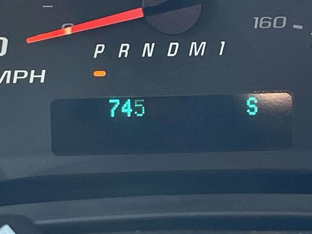 2025 Chevrolet Express Passenger 1LT