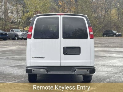 2025 Chevrolet Express Passenger 3500 1LT