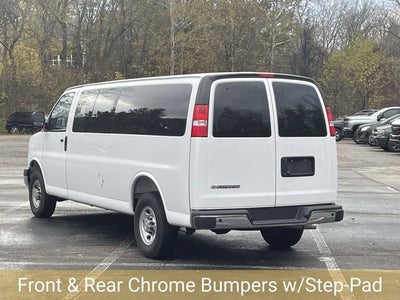 2025 Chevrolet Express Passenger 3500 1LT