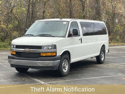 2025 Chevrolet Express Passenger 3500 1LT