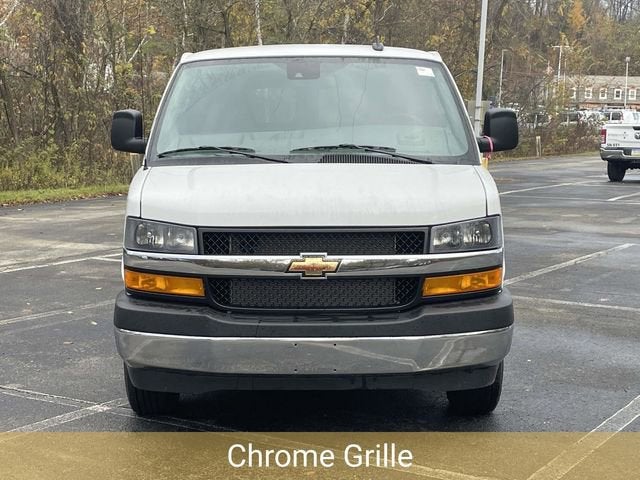 2025 Chevrolet Express Passenger 3500 1LT
