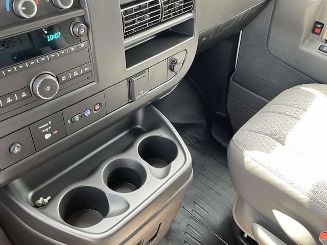 2025 Chevrolet Express Cargo 2500 WT