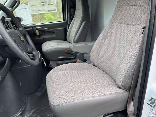 2024 Chevrolet Express Cutaway 3500 1WT