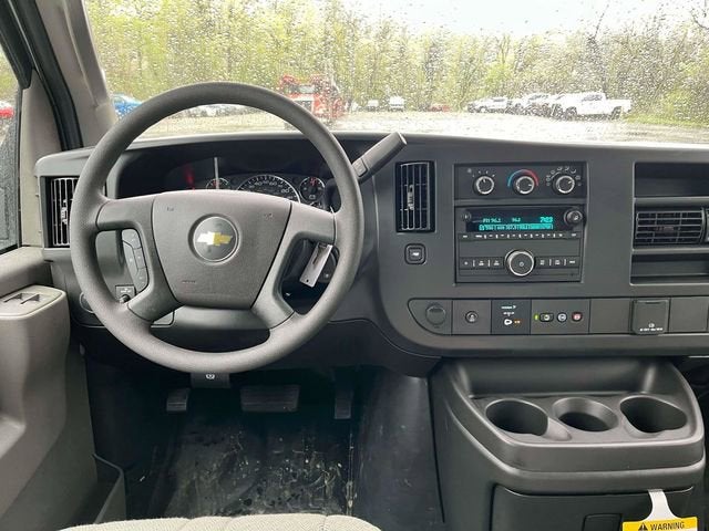 2024 Chevrolet Express Cutaway 3500 1WT