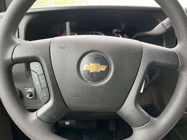 2024 Chevrolet Express Cutaway 3500 1WT