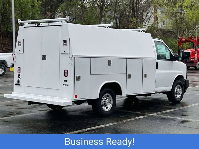 2024 Chevrolet Express Cutaway 3500 1WT