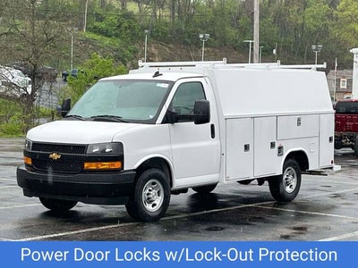 2024 Chevrolet Express Cutaway 3500 1WT