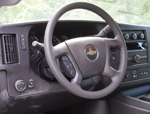 2024 Chevrolet Express Cutaway 3500 1WT