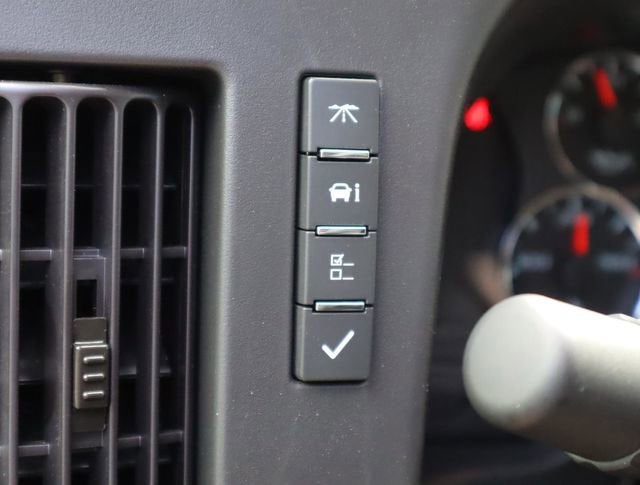 2024 Chevrolet Express Cutaway 3500 1WT