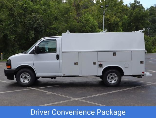 2024 Chevrolet Express Cutaway 3500 1WT